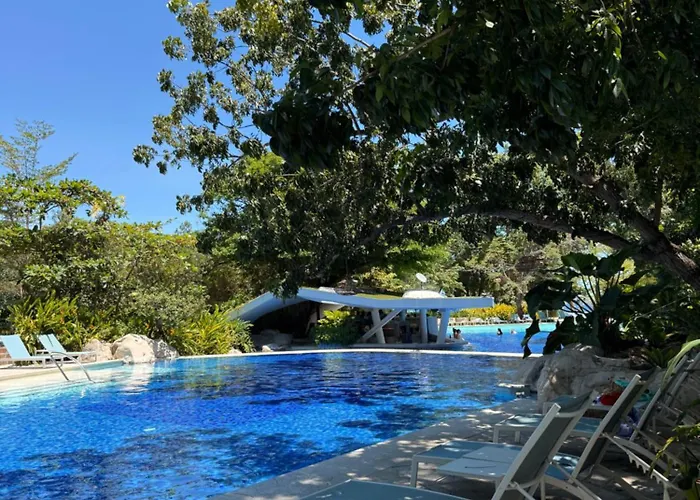 Aparthotel Relaxing 1-bedroom Unit At Tambuli Seaside Living, Mactan, Lapu-lapu